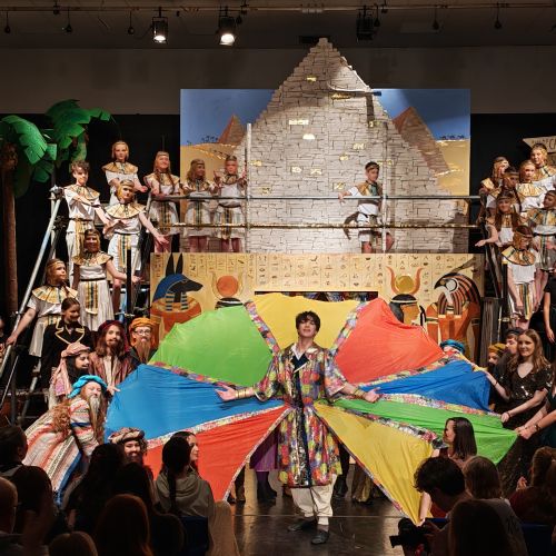 Joseph and the Amazing Technicolor Dreamcoat